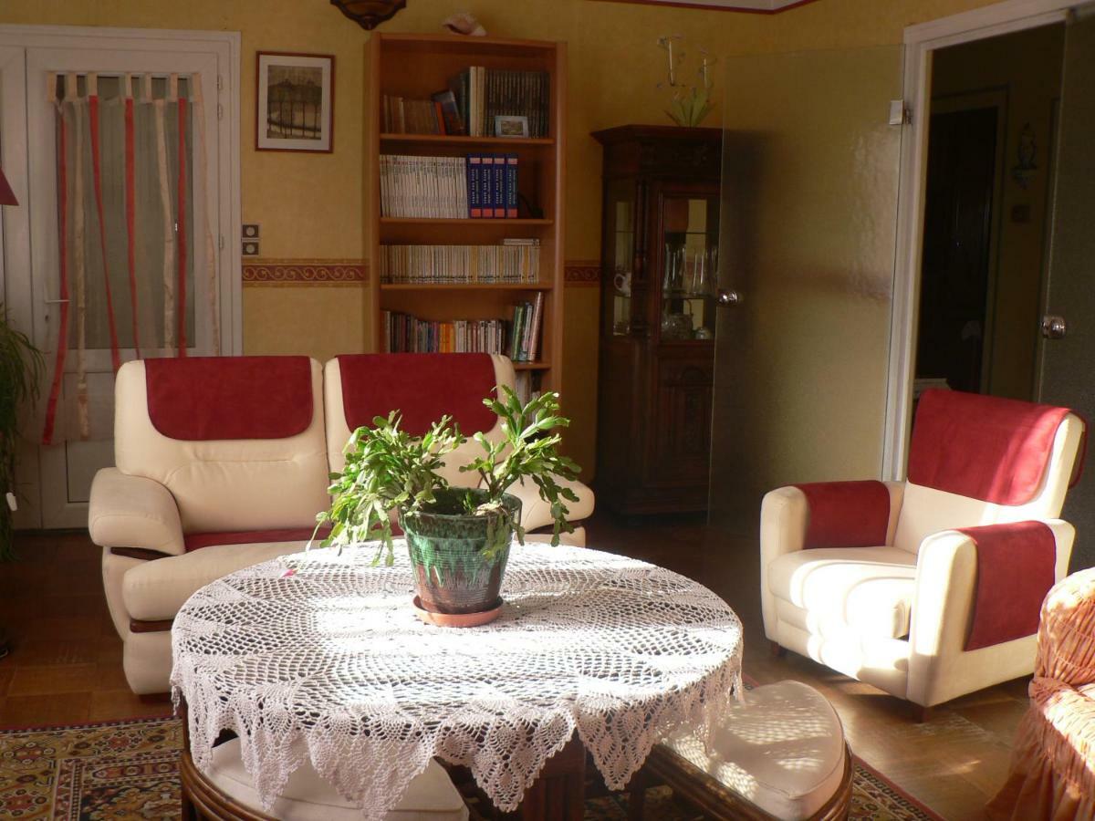 Apartamento Clo Hujobe Parthenay Exterior foto